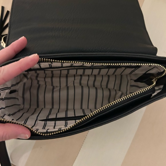 Classy Black Purse with tassels 🖤 - Picture 6 of 11